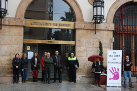 Sagunt guarda un minut de silenci pel presumpte assassinat masclista ocorregut a Palma