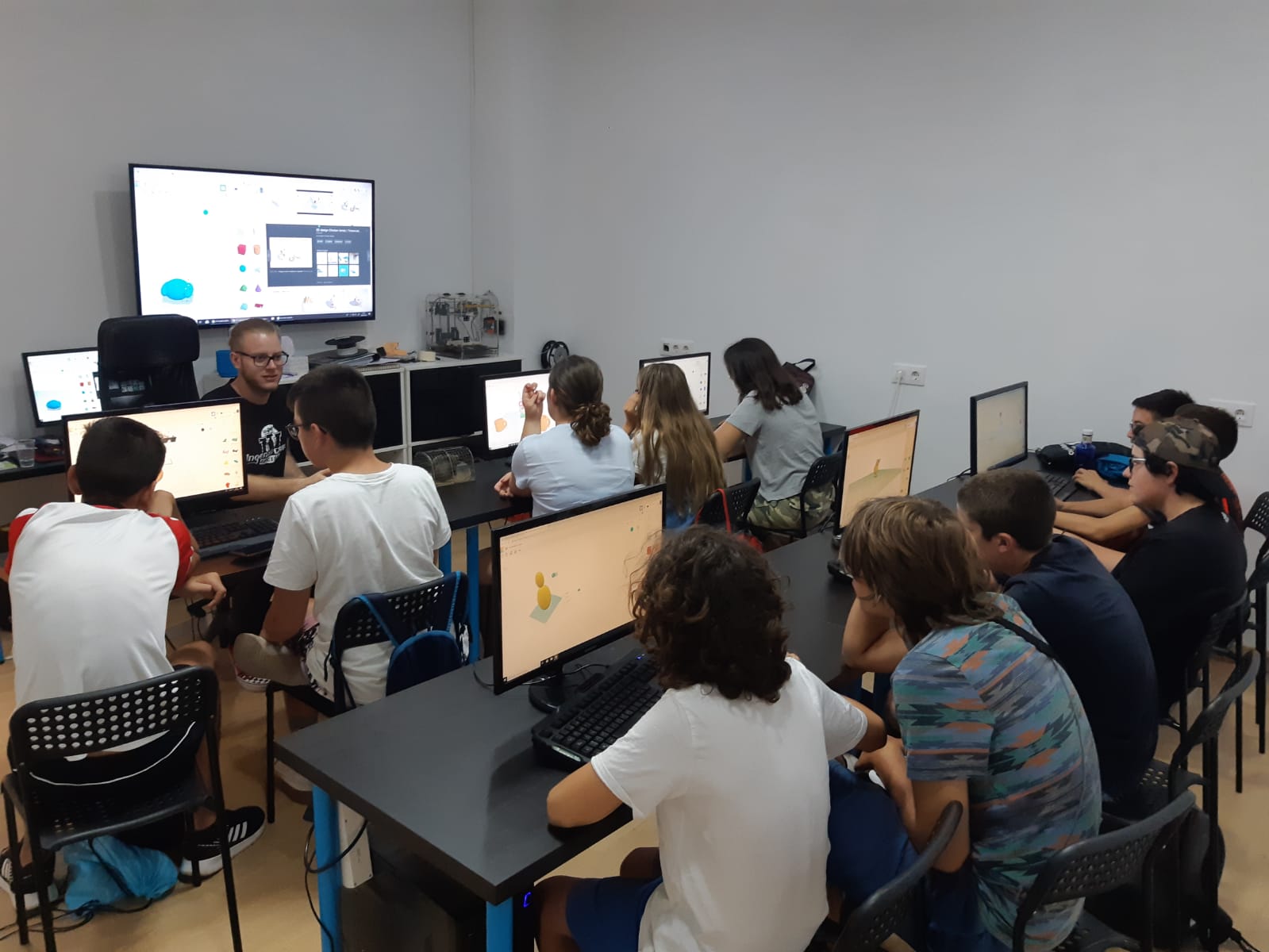 Noves experiències i coneixements en tècniques de modelatge 3D per als més jóvens