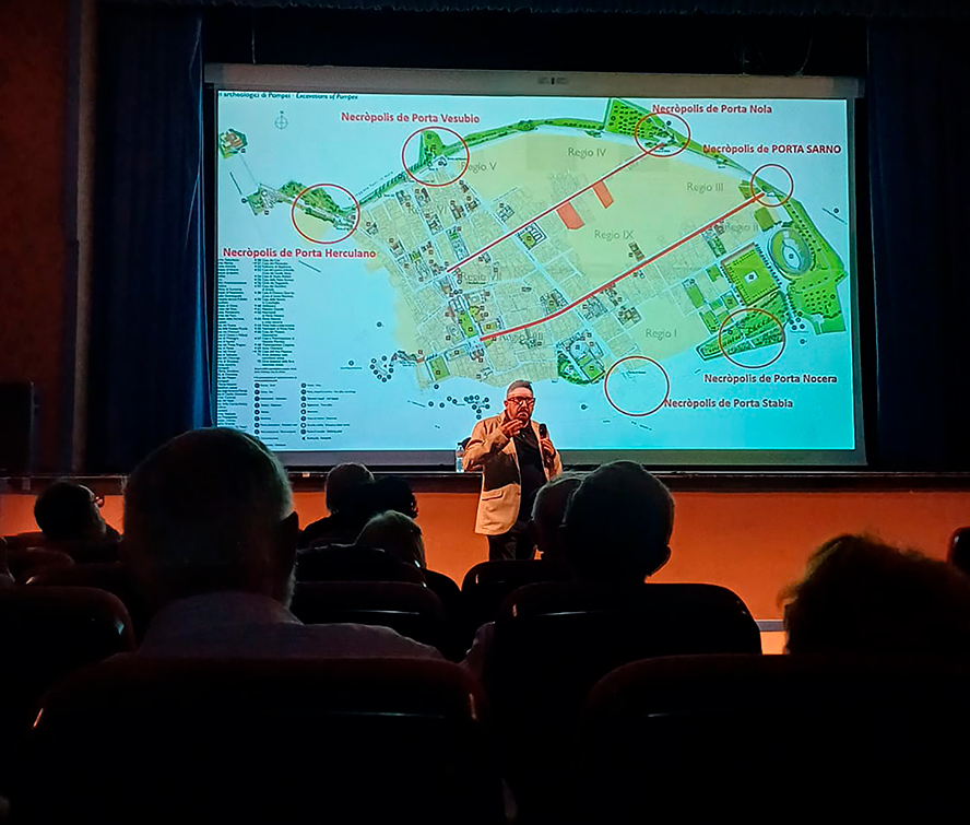 Una conferència sobre els nous descobriments a Pompeia va despertar l'interés de la ciutadania