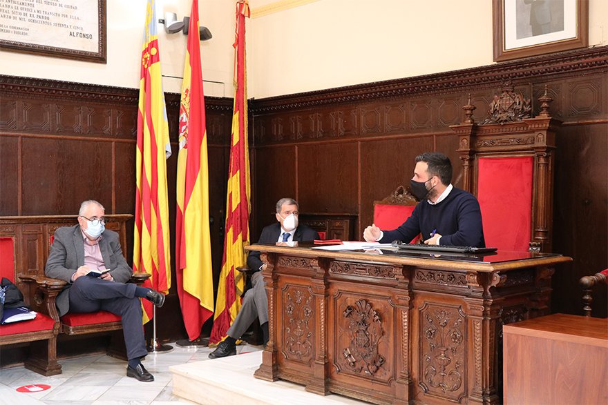 L'Autoritat Portuària es mostra oberta a estudiar les propostes d'associacions del Patrimoni Industrial i grups polítics sobre el Pantalà