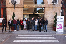 Sagunt guarda un minut de silenci pels presumptes assassinats masclistes ocorreguts a Madrid i Alacant
