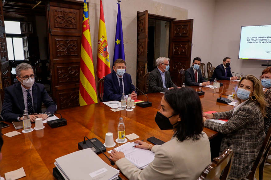 L'alcalde de Sagunt planteja l'arribada del tren al Port de Sagunt i que es mitigue l'impacte de la xarxa ferroviària a la ciutat 