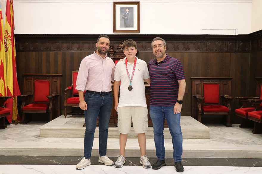 El Consistori de Sagunt homenatja Marko Dukic per la plata en el Campionat d'Espanya de Futbol Sala sub-14