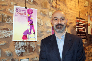 El Col·lectiu Dones de Sagunt: “8 de Març” lliura el premi al guanyador del XXV concurs de cartells 8M