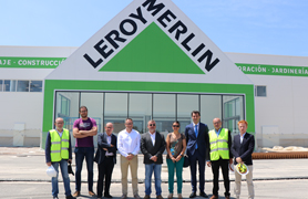 L’alcalde de Sagunt visita les instal·lacions de la nova tenda de Leroy Merlin
