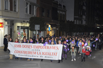 Membres de la corporació assisteixen a la manifestació amb motiu del 8 de març, Dia Internacional de la Dona