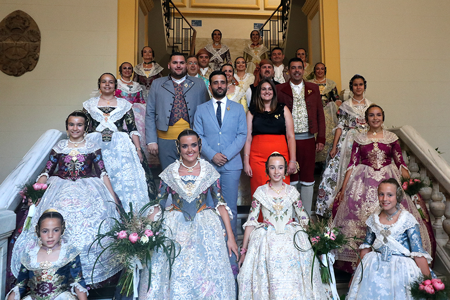 L'alcalde de Sagunt va proclamar Núria Bueno i Carla Boix com a Falleres Majors de l'exercici 2023-24