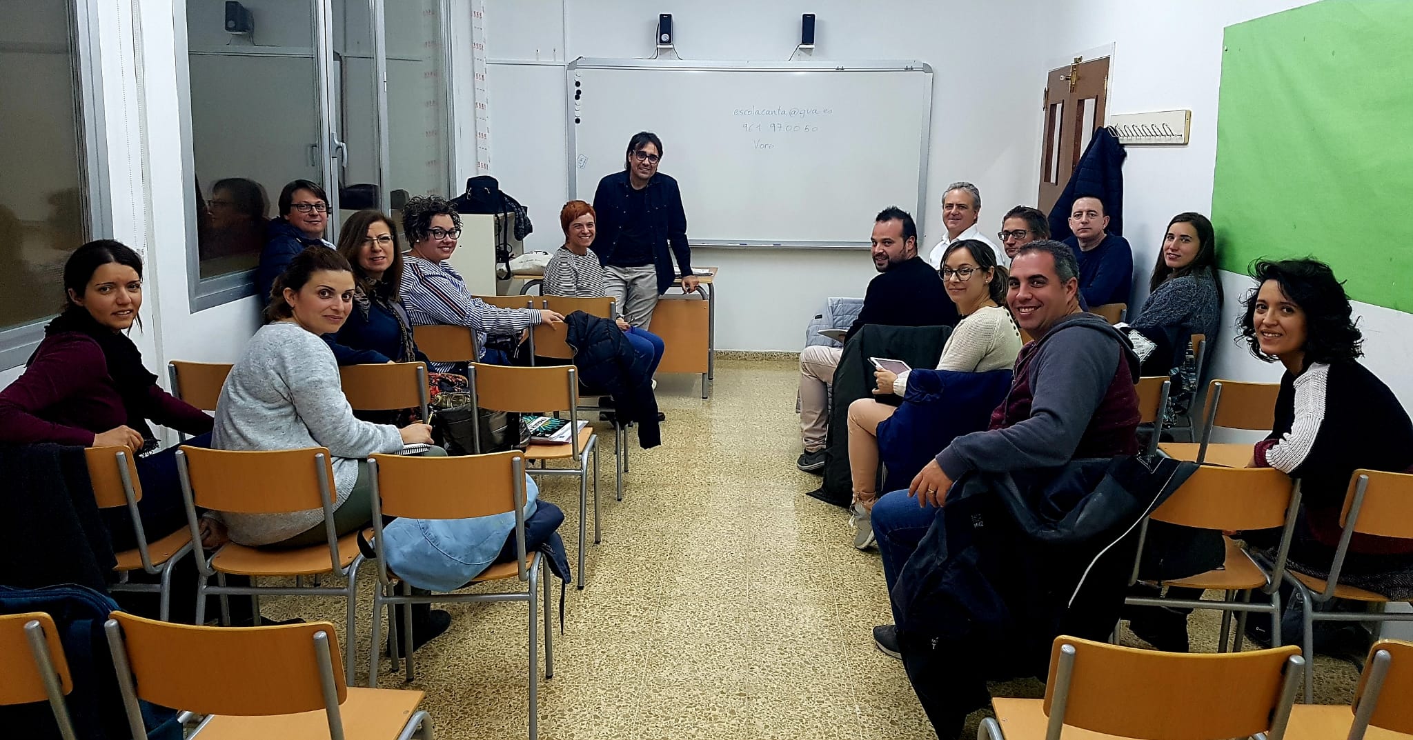 L'Ajuntament de Sagunt presenta al professorat de Primària el projecte educatiu l’Escola Canta