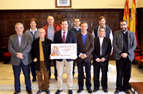 L'alcalde presenta el dècim de Dijous Sant de la Loteria Nacional il·lustrat amb un dels passos de la Setmana Santa Saguntina declarada Festa d'Interès Turístic Nacional