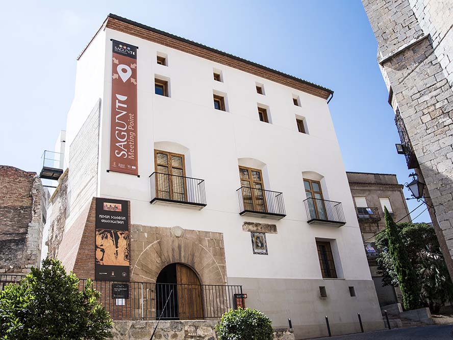 La regidoria d’Igualtat programa l’obra 'Un segle d’abismes', de l’autora saguntina Amparo Vayá