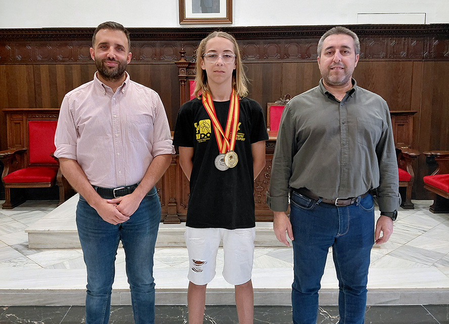 El Consistori rep l'esportista local Yago Gómez, campió d'Espanya cadet de wushu tradicional mà buida