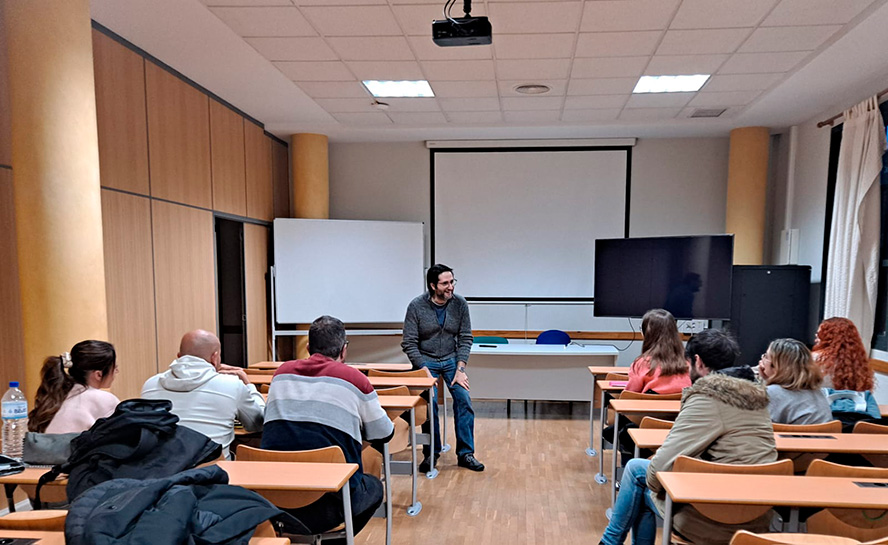 Sagunt i la Universitat de València clausuren la segona edició de la microcredencial en Química Industrial Bàsica