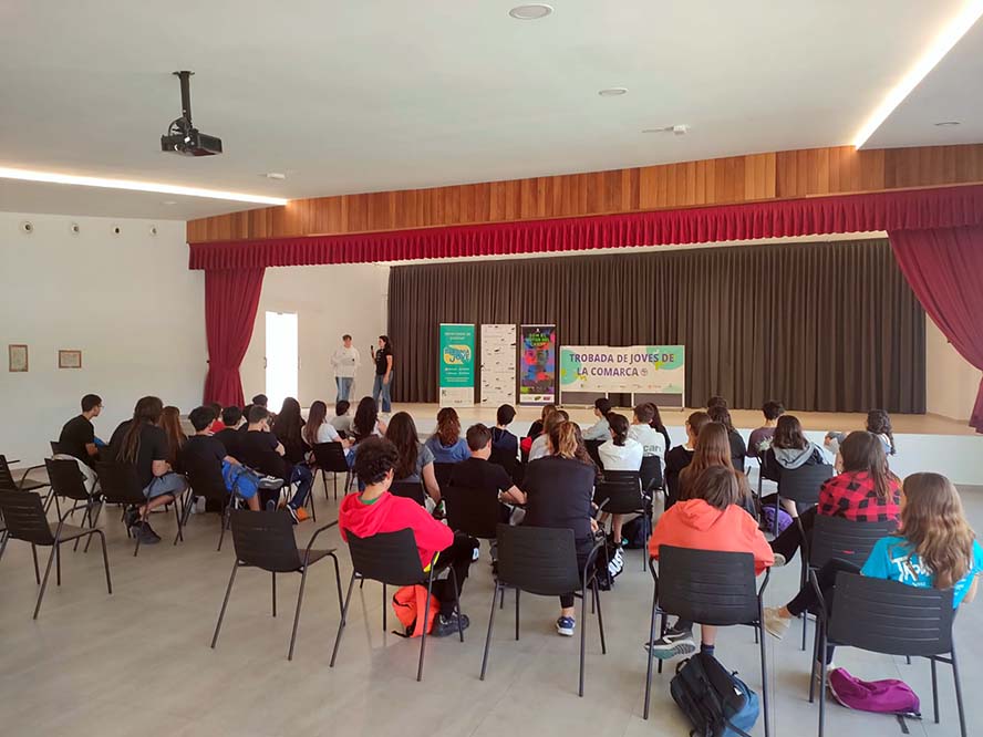 Jóvens del Camp de Morvedre es van reunir a Alfara de la Baronia per a abordar els reptes del transport públic