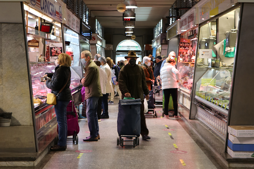 Obert el procés de licitació per a optar als llocs de venda vacants dels mercats municipals de Sagunt i el Port de Sagunt