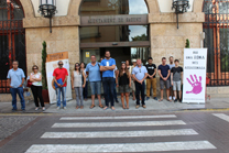 Sagunt guarda un minut de silenci per un presumpte cas de violència masclista a Càceres