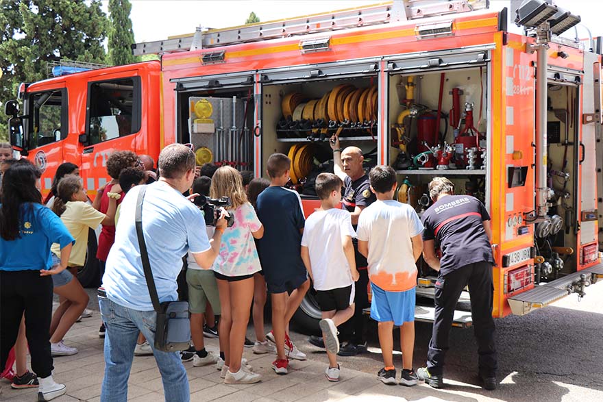 El Consorci Provincial de Bombers de València presenta el vídeo del programa 'Bombers a l’Escola' en el col·legi Ausiàs March de Sagunt