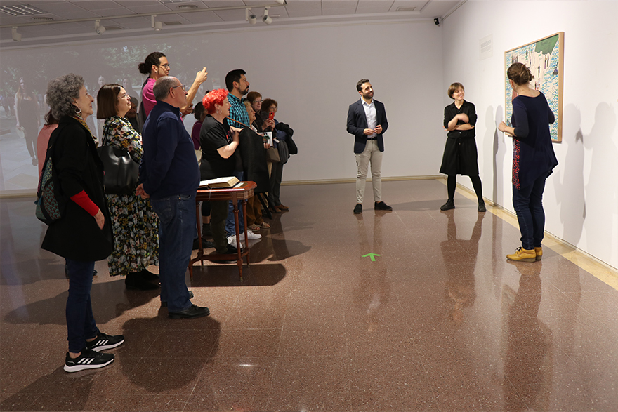 L’exposició 'De coros, danzas y desmemoria' recupera històries de dones dins del folclore 