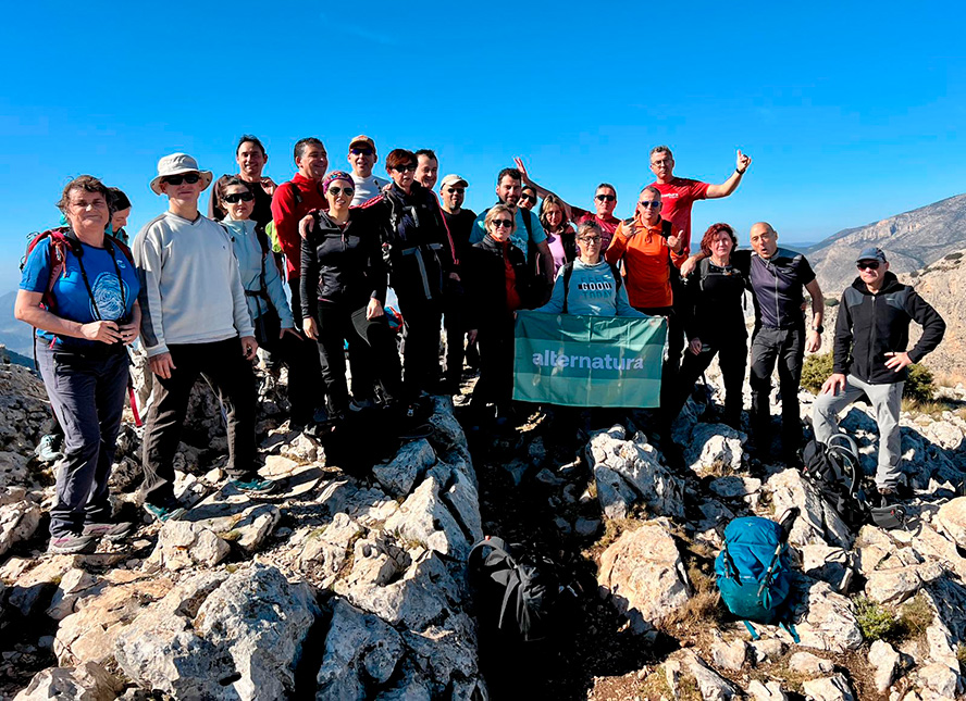 Els excursionistes d’Alternatura ascendixen al Ponotx