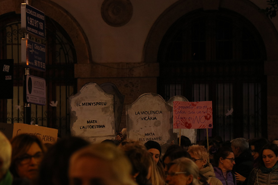 Sagunt es manifesta contra la violència de gènere