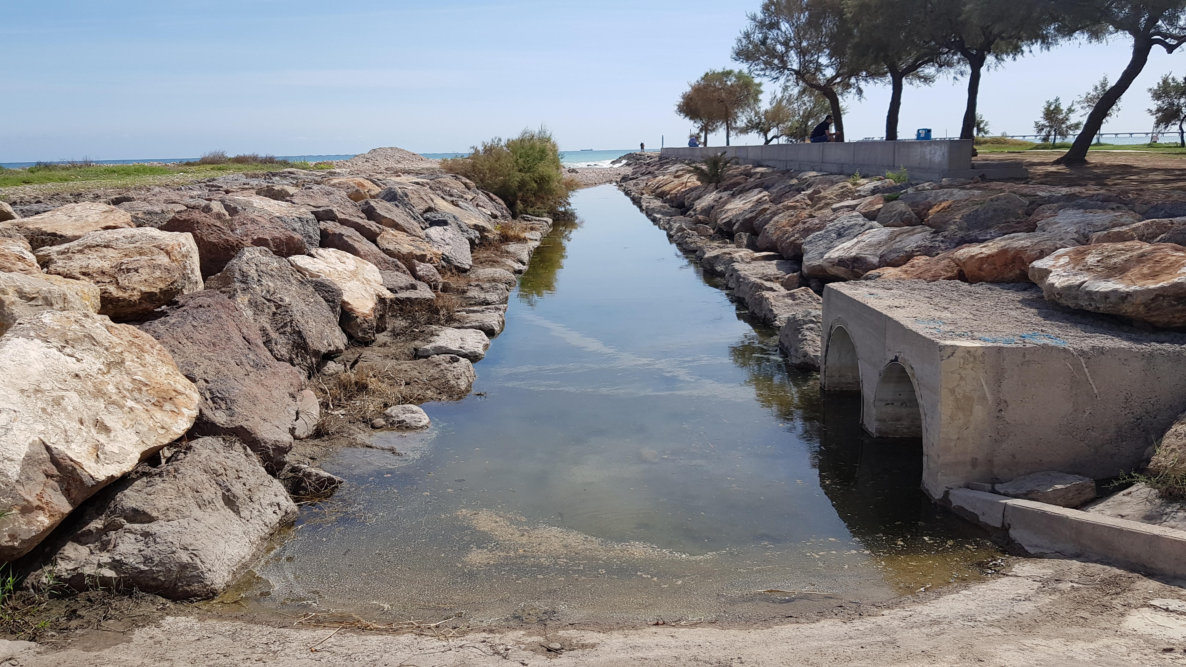 Aigües de Sagunt analitza les alternatives possibles i viables per intentar evitar el problema que hi ha al canal de l'Av. Mediterrani