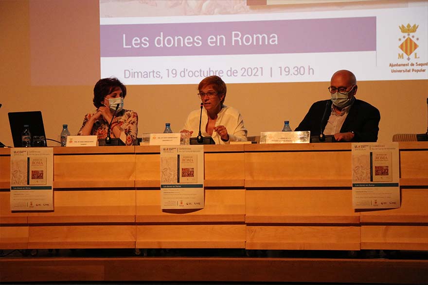 La Universitat Popular inaugura el curs amb una conferència impartida per l'escriptora Isabel Barceló