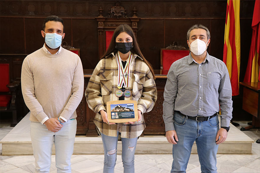 L'Ajuntament de Sagunt rep a la subcampiona del Món Individual i campiona del Món per equips de Pesca Surf Casting, Lucía Romero