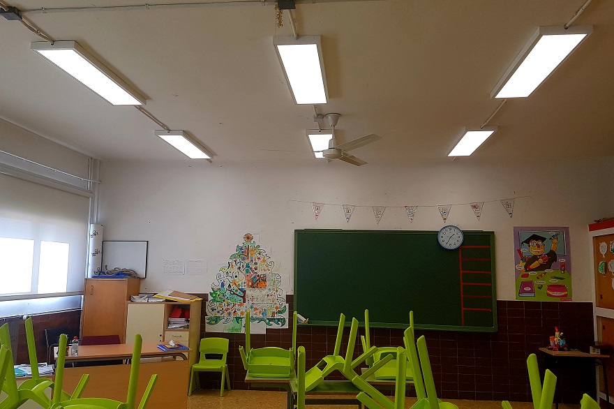 Manteniment millora la il·luminació dels col·legis Victoria i Joaquín Rodrigo, Romeu i Cronista Chabret