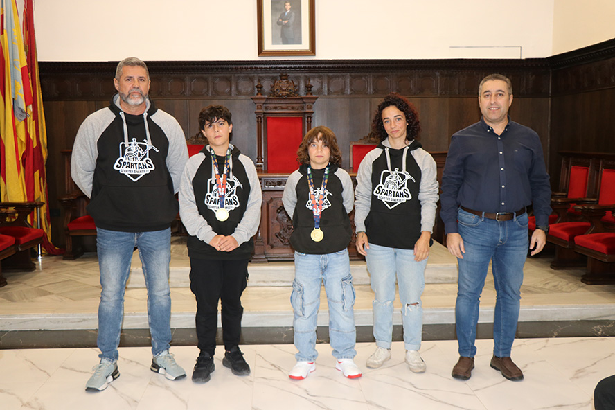 L'Ajuntament de Sagunt reconeix els recents èxits esportius d'Eric Miñana i Alicia Carrasquer