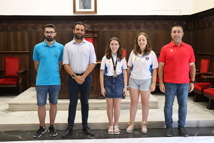 L'Ajuntament de Sagunt rep la jugadora d'escacs Leire Roldán per la seua medalla d'or