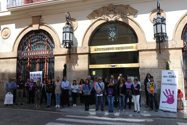 Sagunt guarda un minut de silenci pels presumptes assassinats masclistes ocorreguts a Zamora i Toledo