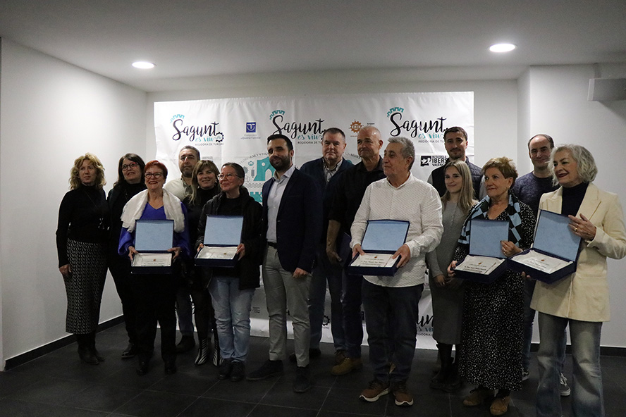 L'Ajuntament de Sagunt homenatja els treballadors i les treballadores jubilats d'enguany