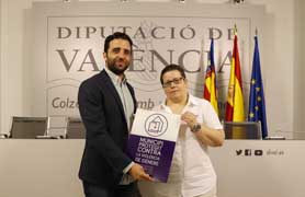 Sagunt rep la placa de reconeixement de la Xarxa de Municipis Protegits contra la violència de gènere