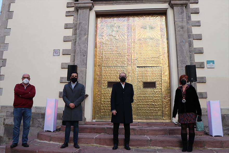 L'Ajuntament i la Confraria mantenen viva la flama de la Setmana Santa Saguntina amb l'emissió de música de bandes de cornetes i tambors