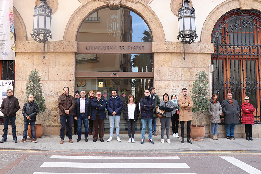 Sagunt guarda cinc minuts de silenci amb motiu del primer aniversari de la guerra d'Ucraïna