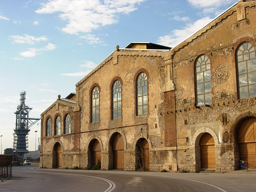 El ple de l'Ajuntament de Sagunt acorda sol·licitar una intervenció immediata en la Nau de Tallers