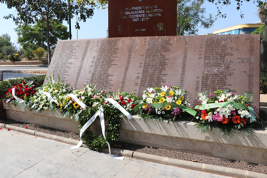 L'Ajuntament de Sagunt durà a terme la proposta de les associacions per a millorar el monument a les persones mortes en fàbrica