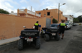 La Policia de Platges rescata un gos abandonat a Almardà