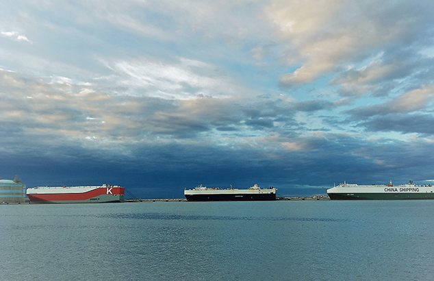 L'alcalde destaca la positiva evolució del port marítim en el tràfic de vehicles 