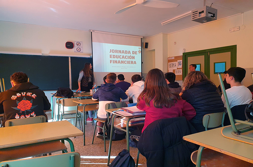 Conclou amb èxit de participació el ‘Programa d’aproximació  a l’economia i l’emprenedoria’ 